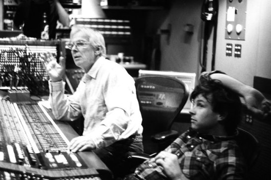 Glyn Johns en el estudio con Ryan Adams durante la grabación de "Ashes & Fire" (2011)